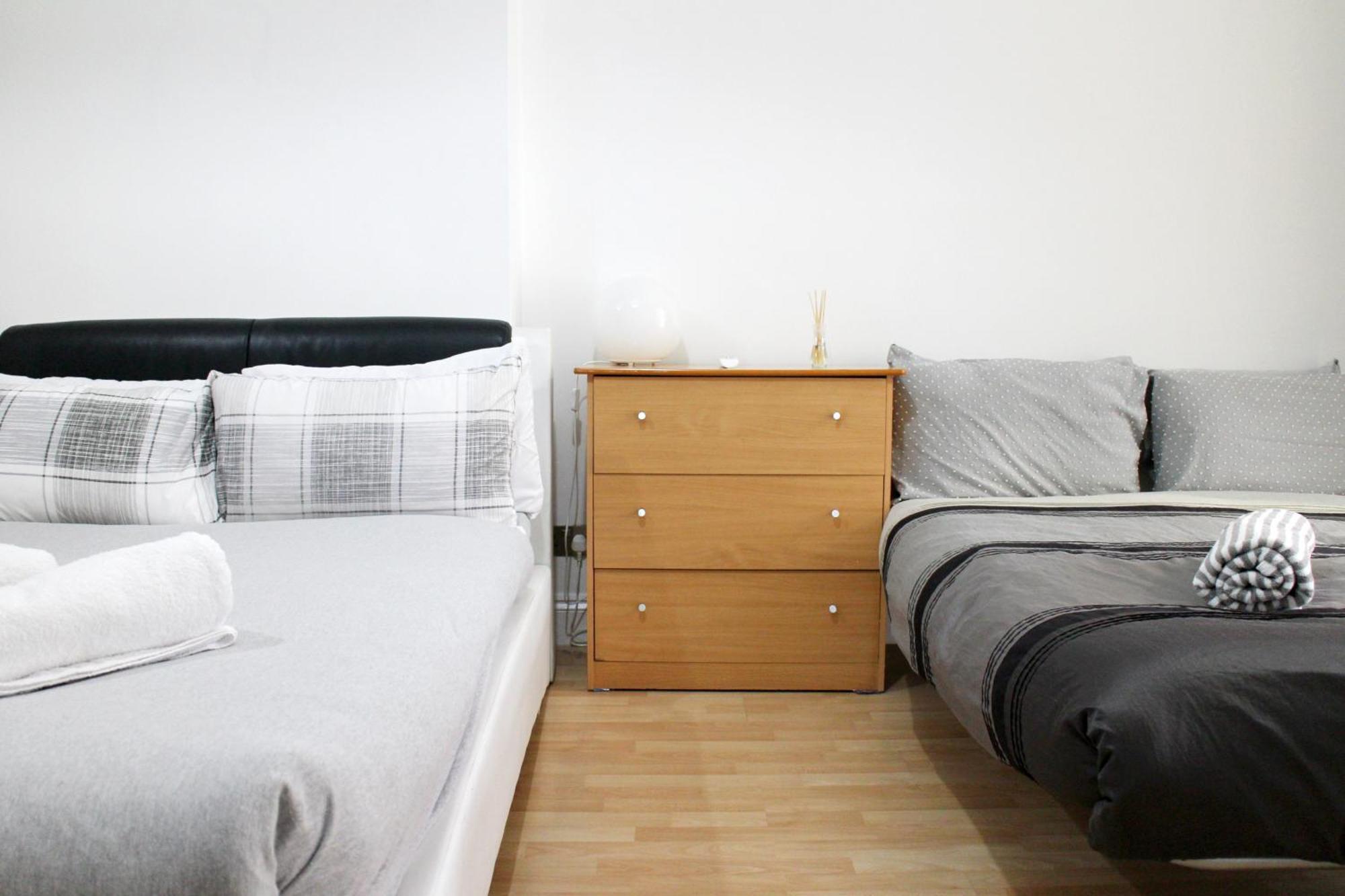 Large Studio Garden Flat On Golders Green Road London Kültér fotó