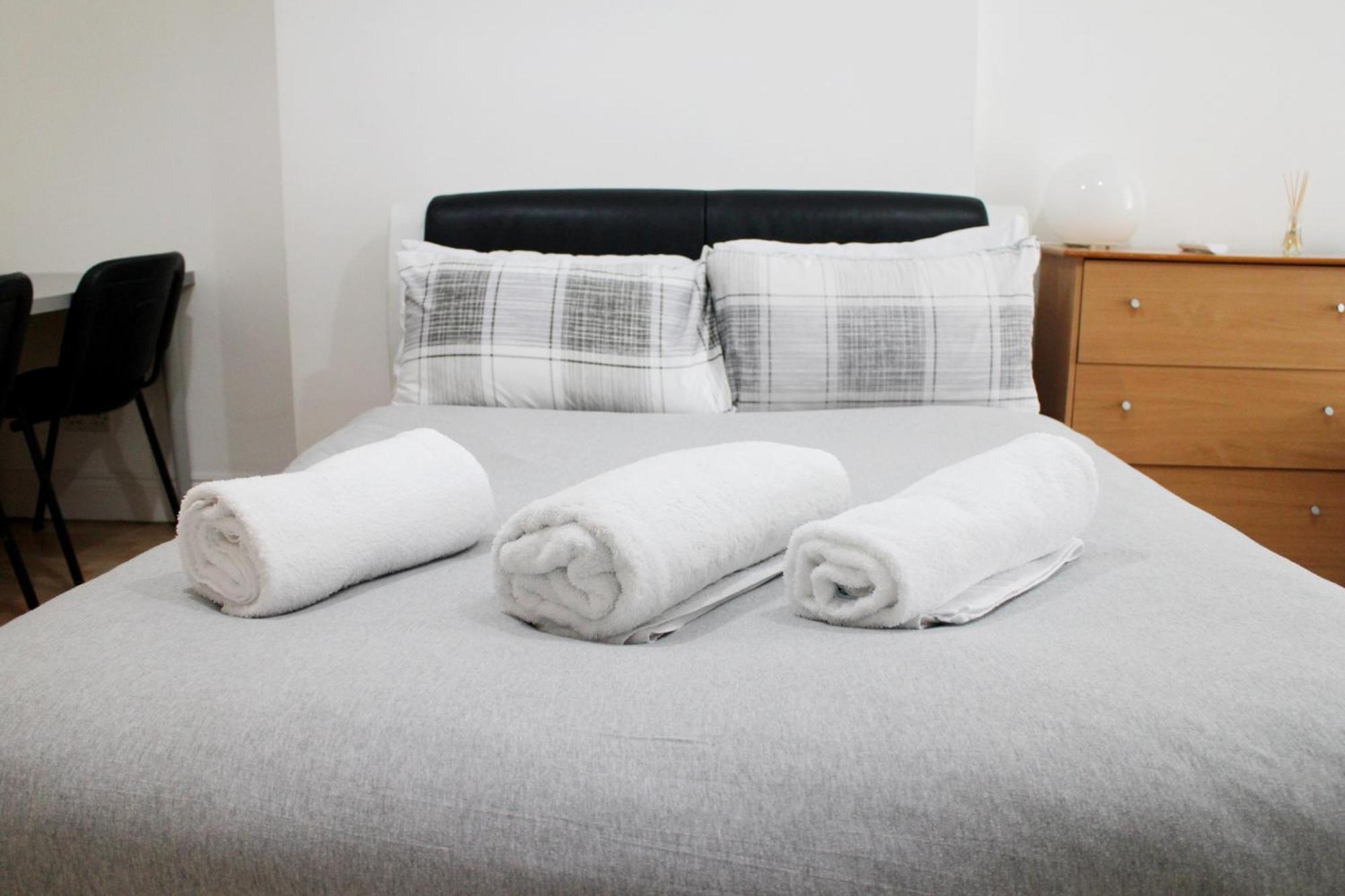 Large Studio Garden Flat On Golders Green Road London Kültér fotó
