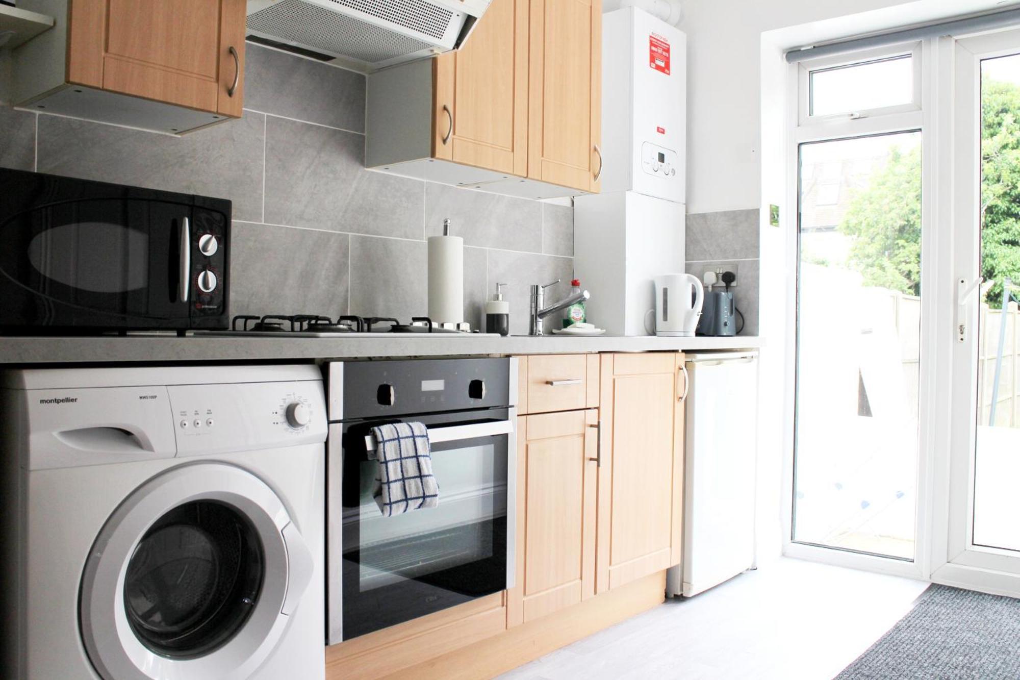 Large Studio Garden Flat On Golders Green Road London Kültér fotó